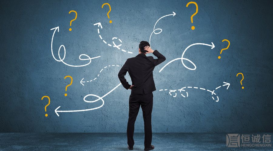 到底是公司注銷好還是轉讓好，這個廣州發業認為需要根據你的實際情況來決定，如果你不想再繼續經營這個公司，剛好有人愿意接手這個公司，那就變更，至少還能彌補一些損失。而且公司轉讓是需要簽署股權協議的，所以之后不用擔心公司轉讓后做了違法的事情牽連到自己，轉讓以后公司的問題是由新法人或股東負責。